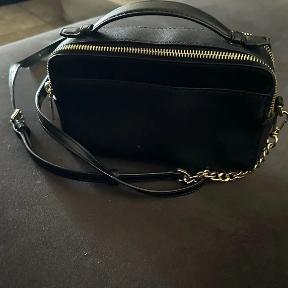 Michael Kors Elegant Black Crossbody Bag - Picture 4 of 13